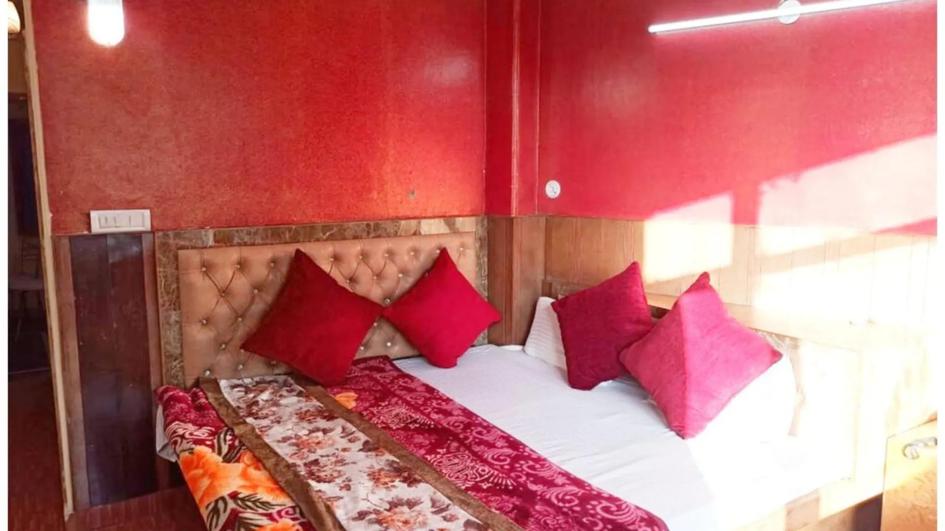 ****  Simla Hotel King Palace Simla Near Park And Temple - Prime Location - Hygiene & Spacious Room 인도