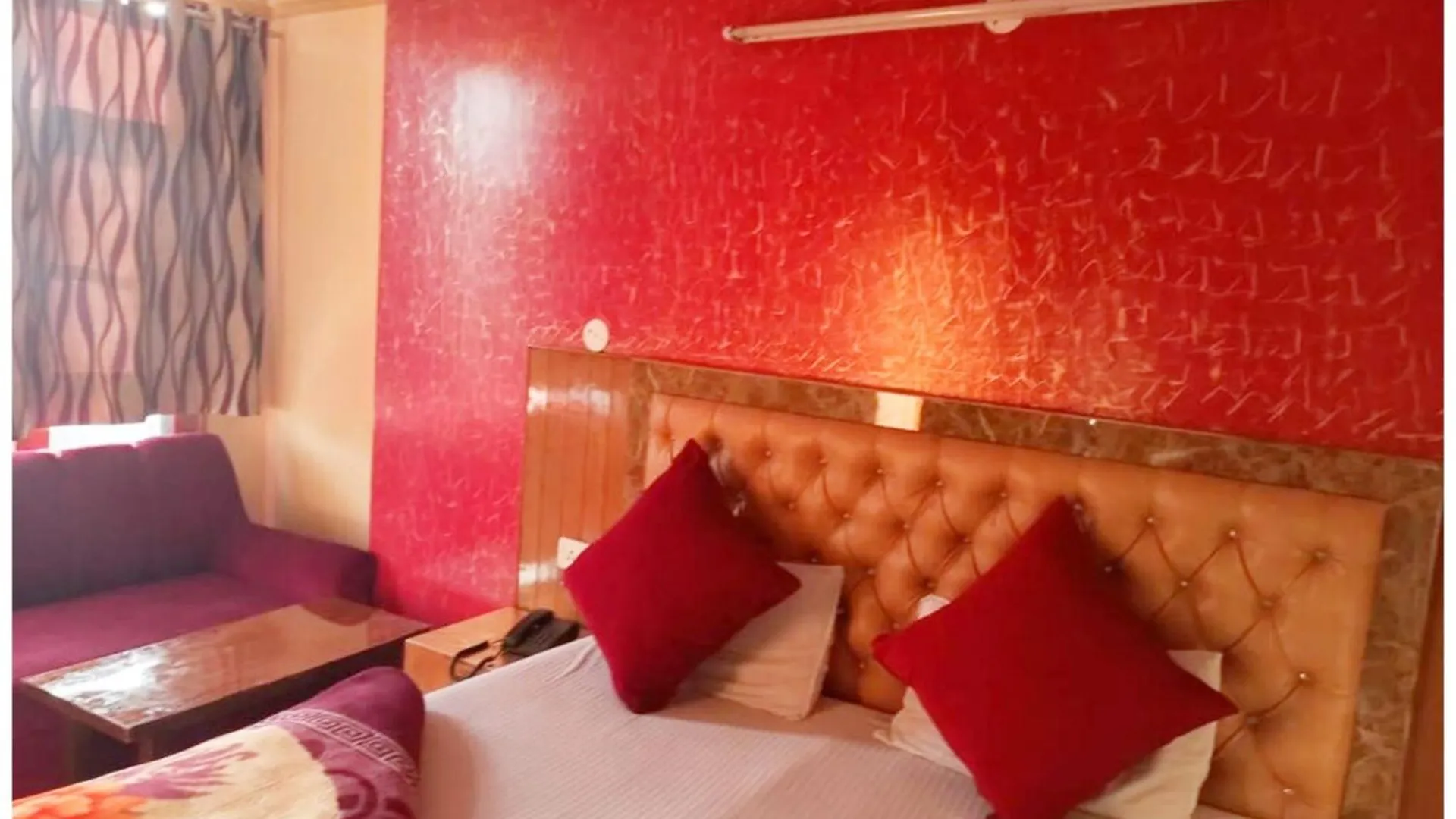 ****  Simla Hotel King Palace Simla Near Park And Temple - Prime Location - Hygiene & Spacious Room 인도